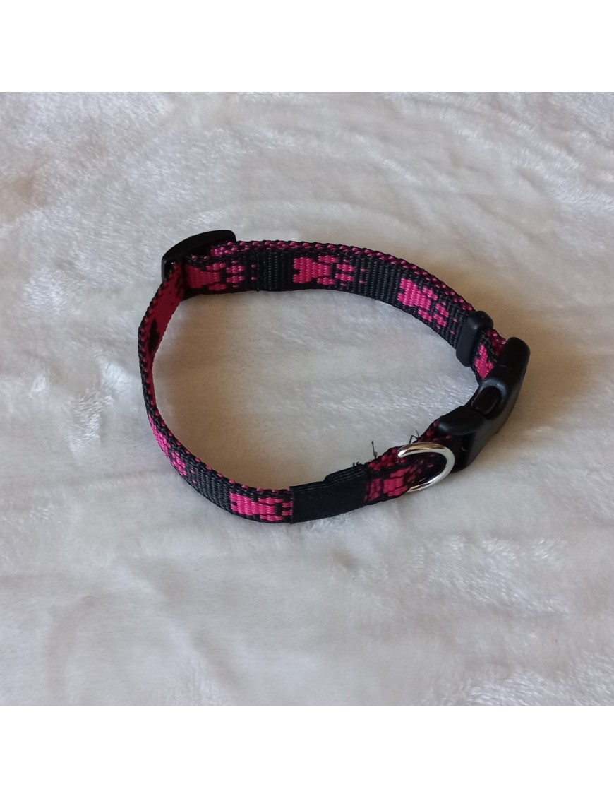 Collier Noir pattes fuchsia
