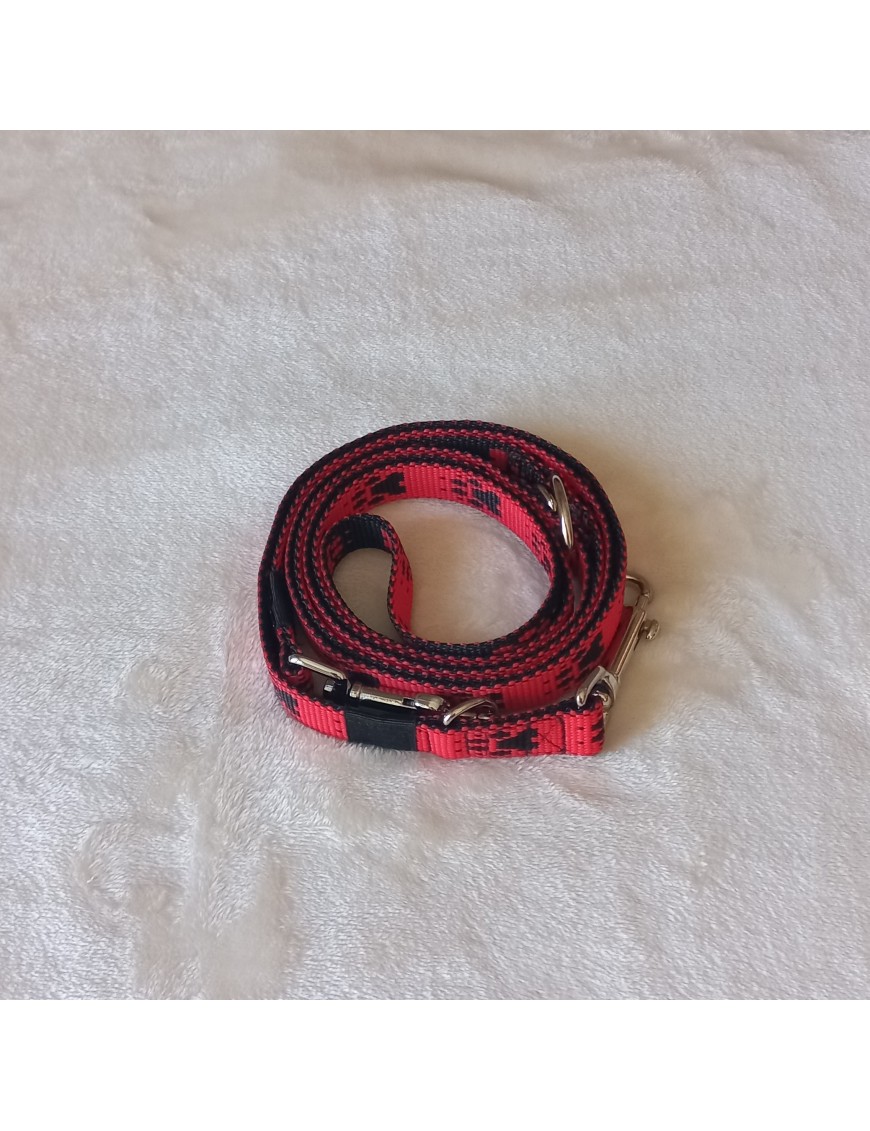 Laisse Rouge pattes noires 3 pos.